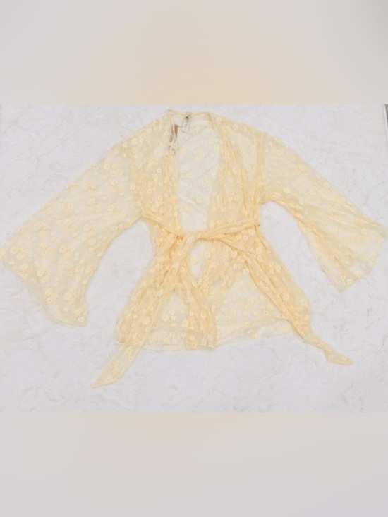 SKIMS Butter Yellow Sheer Floral Lace Robe - Picture 7 of 11